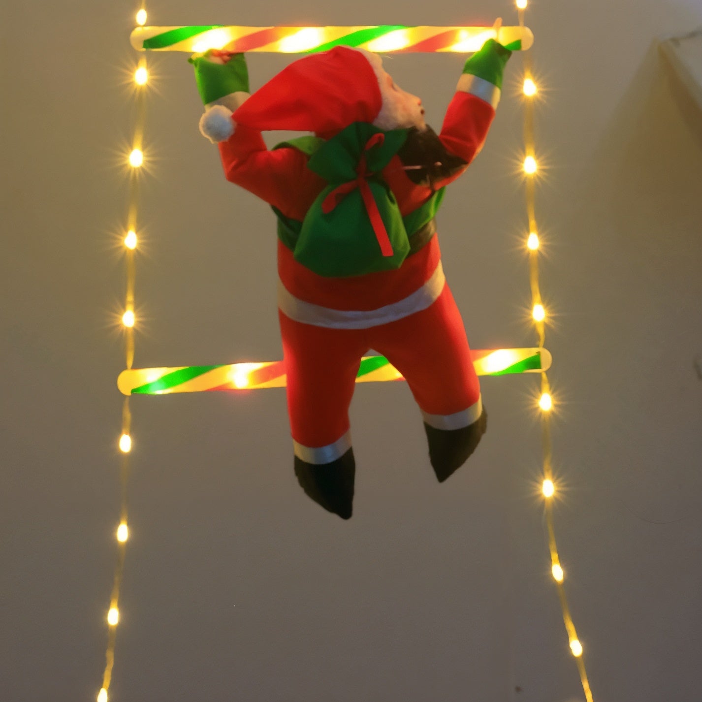 Lezoucí skřítek – vytváří doma útulnou a slavnostní vánoční atmosféru